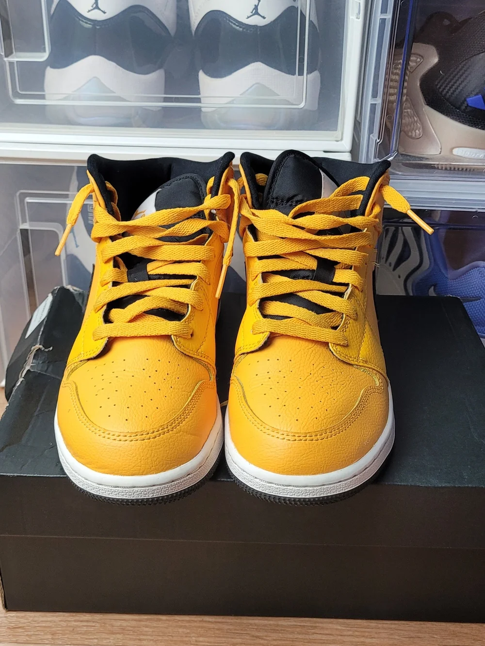 Nike Air Jordan 1 Mid GS University Gold Yellow Black BRED sz 5.5y